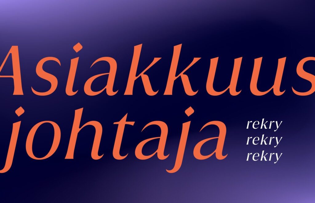 Väritaustalla teksti asiakkuusjohtaja